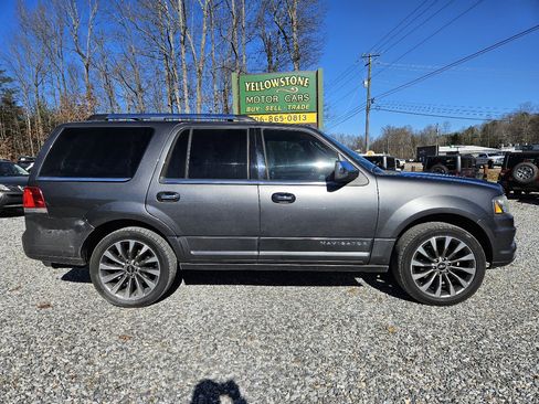 Used 2015 Lincoln Navigator 2WD image 1