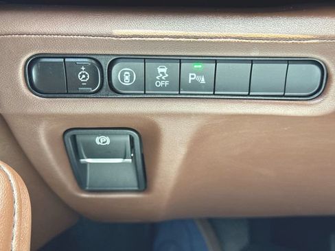 Used 2022 Acura MDX SH-AWD w/ Technology Package image 18