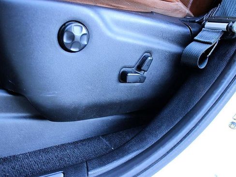 Used 2014 Jeep Grand Cherokee SRT image 12