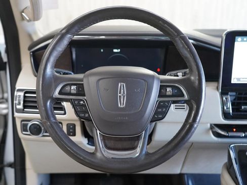 Used 2018 Lincoln Navigator Reserve w/ Technology Package image 12
