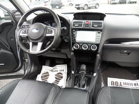 Used 2017 Subaru Forester 2.5i Touring AWD/4WD image 17