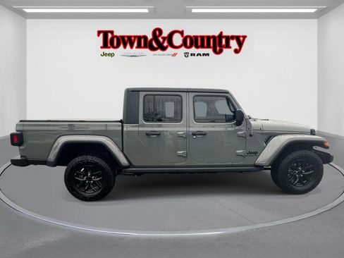 Certified 2022 Jeep Gladiator Sport image 1