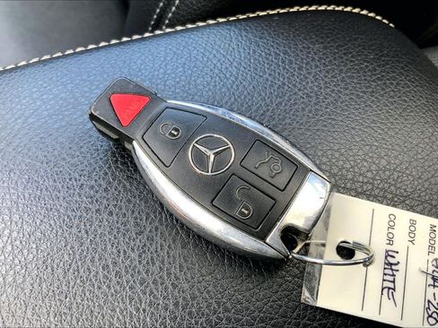 Used 2020 Mercedes-Benz GLA 250 4MATIC image 14