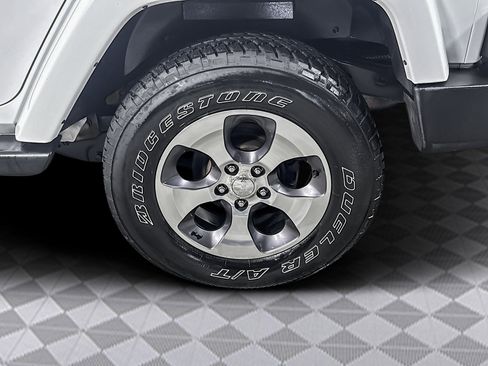 Used 2016 Jeep Wrangler Unlimited Sahara w/ Connectivity Group image 35