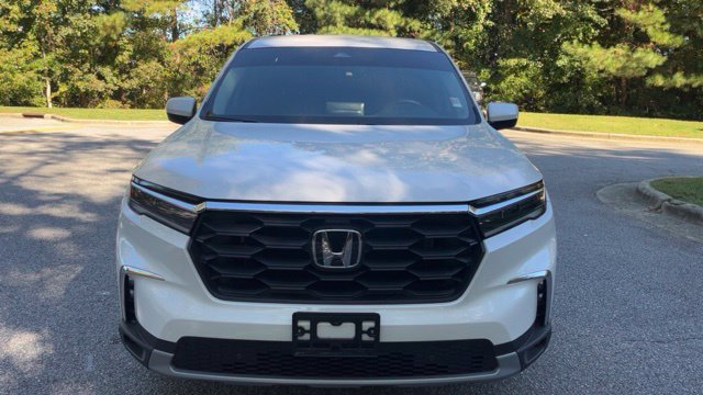Used 2025 Honda Pilot EX-L image 3