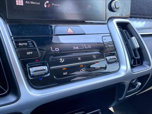 Used 2021 Kia Sorento S image 34