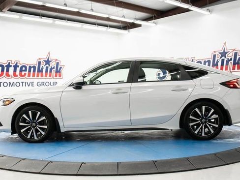 Certified 2024 Honda Civic EX-L image 5