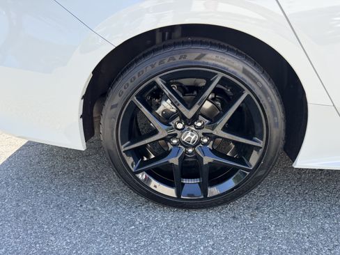 Used 2025 Honda Civic Sport image 9
