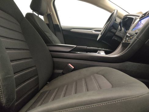 Used 2020 Ford Fusion SE FWD image 21
