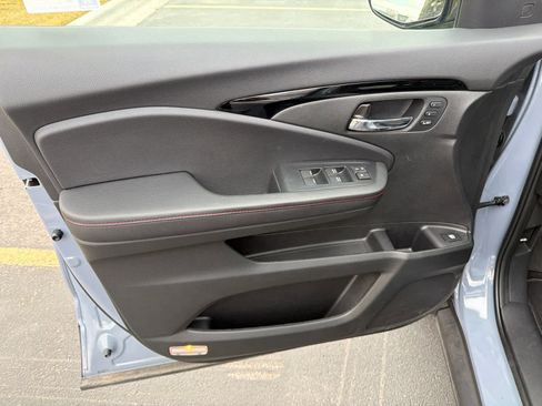 Used 2025 Honda Ridgeline Black Edition image 26