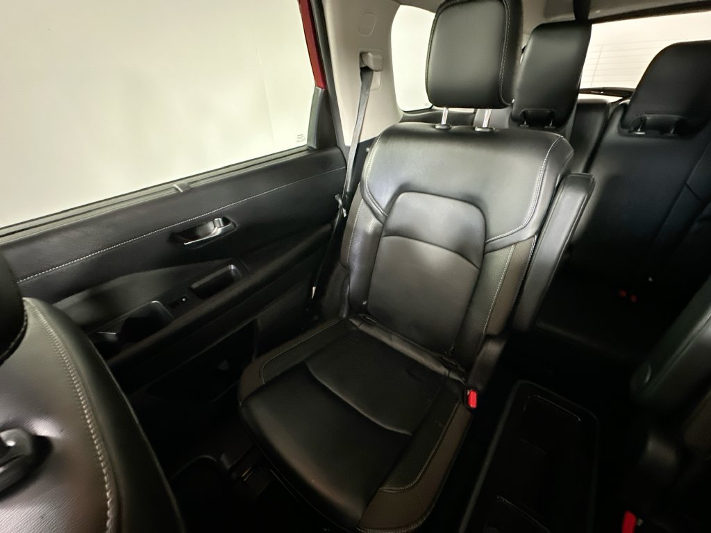 Used 2024 Nissan Pathfinder SL w/ SL Premium Package FWD image 12