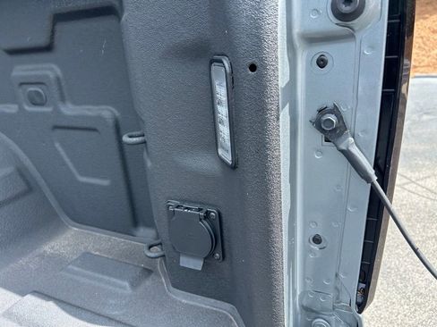 Used 2025 GMC Sierra 1500 SLT w/ SLT Premium Package image 28