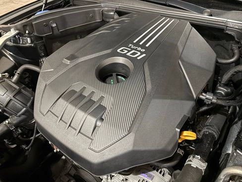 Used 2023 Genesis G70 2.0T AWD/4WD image 17