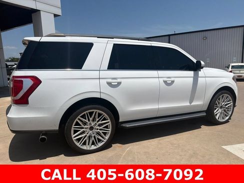 Used 2021 Ford Expedition XLT RWD image 3