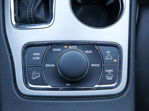 Used 2021 Jeep Grand Cherokee Overland image 11