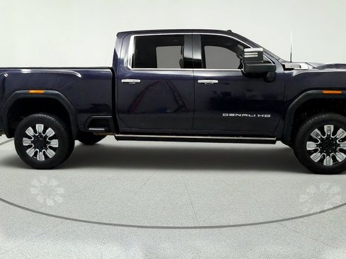 Used 2024 GMC Sierra 3500 Denali w/ Denali Reserve Package AWD/4WD image 6