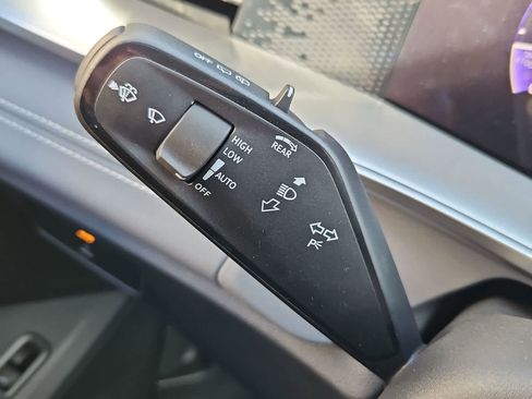 New 2026 Volkswagen Tiguan SE AWD/4WD image 25