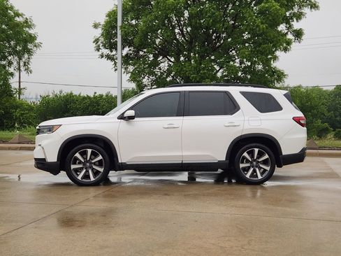 Certified 2024 Honda Pilot Touring image 4