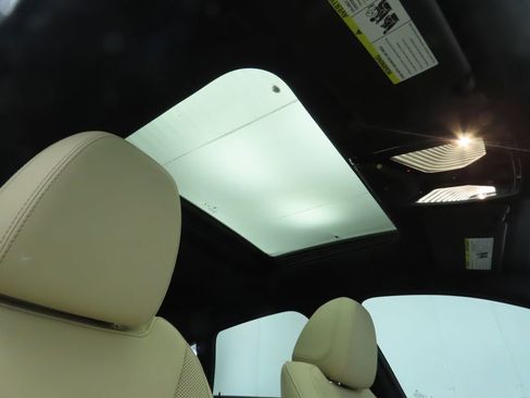 Used 2023 BMW i4 eDrive35 image 19