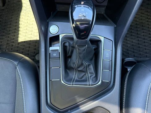 Used 2022 Volkswagen Taos SE w/ Panoramic Sunroof Package image 28