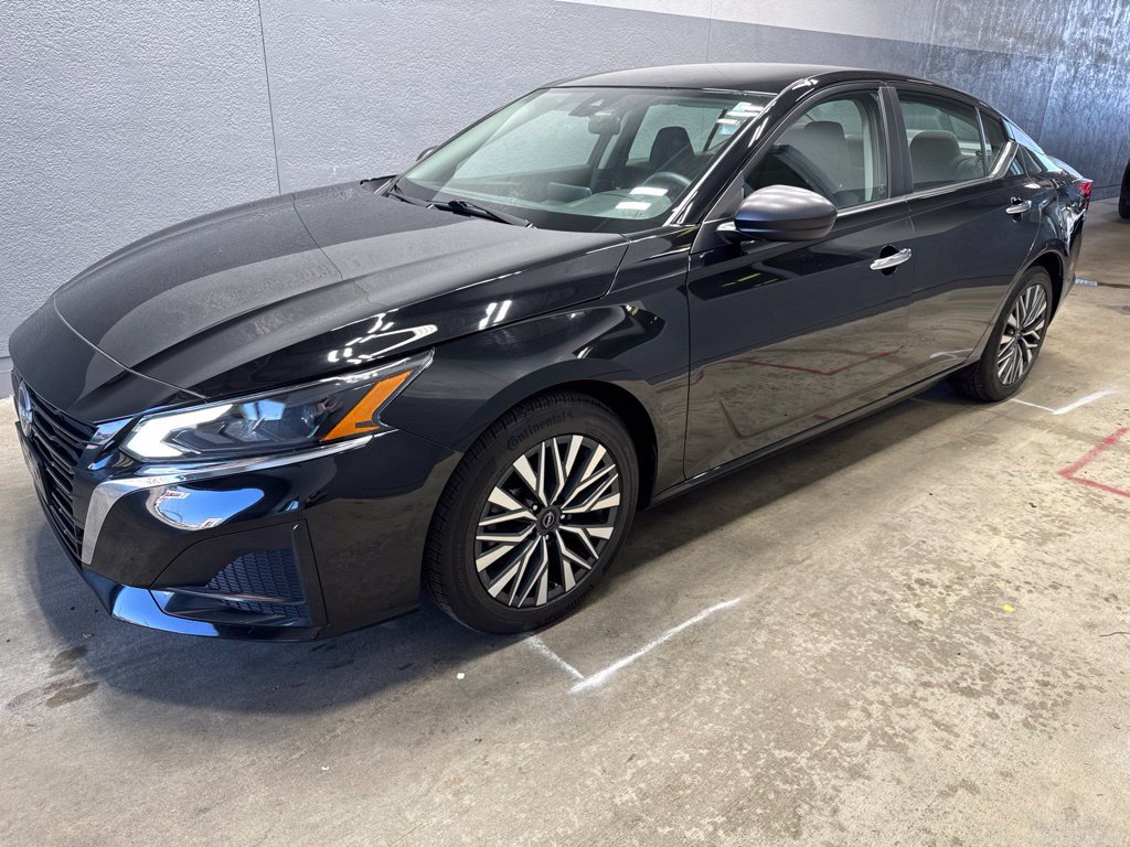 Used 2024 Nissan Altima 2.5 SV FWD image 6