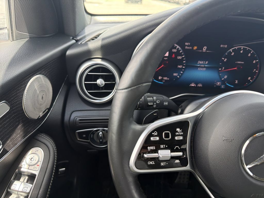 Used 2021 Mercedes-Benz GLC 300 4MATIC image 29
