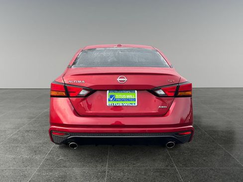 Used 2024 Nissan Altima 2.5 SR AWD/4WD image 6