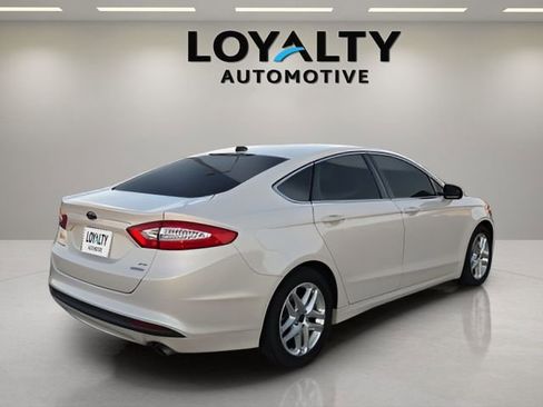 Used 2015 Ford Fusion SE w/ Equipment Group 202A image 6