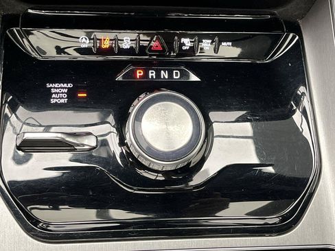 Used 2024 Jeep Wagoneer Series II AWD/4WD image 27