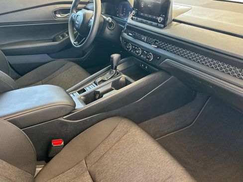 Used 2025 Honda Accord SE image 15