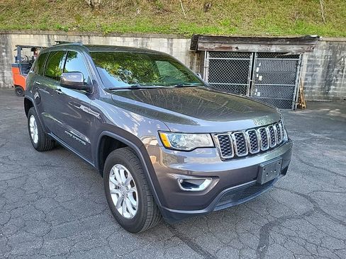 Used 2021 Jeep Grand Cherokee Laredo w/ Security & Convenience Group AWD/4WD image 4