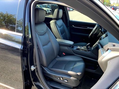 Used 2025 Cadillac XT5 Premium Luxury AWD/4WD image 6