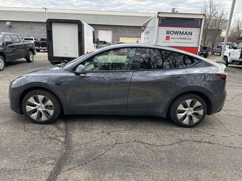 Used 2023 Tesla Model Y Long Range image 2