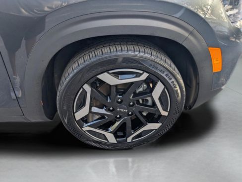 Certified 2025 Kia Seltos SX w/ SX Sunroof Package image 29