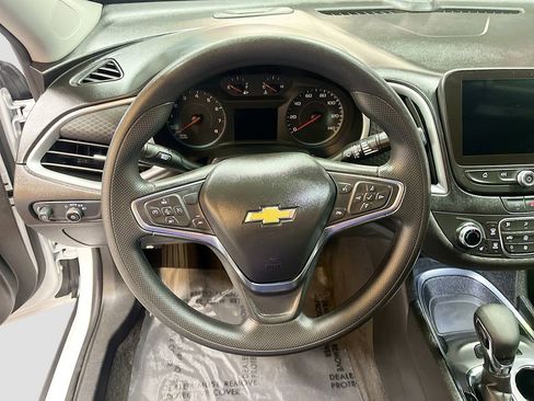 Used 2024 Chevrolet Malibu LT FWD image 11
