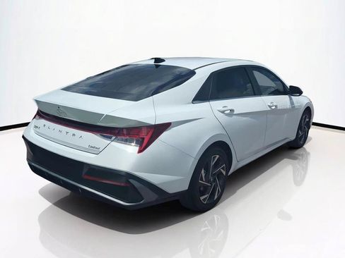 New 2026 Hyundai Elantra Limited FWD image 5