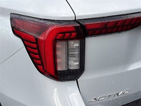 New 2026 Ford Explorer Active w/ Active Comfort Package image 11