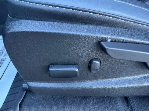 Used 2022 Chevrolet Colorado Z71 image 13