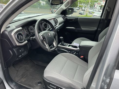 Certified 2023 Toyota Tacoma SR5 AWD/4WD image 10