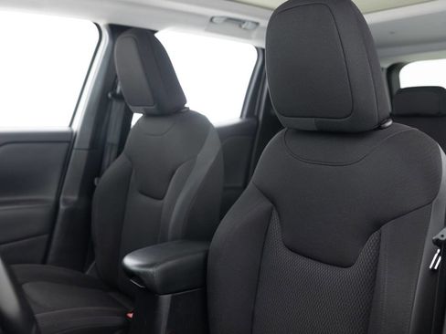 Used 2018 Jeep Renegade Altitude w/ UConnect 8.4 Nav Group AWD/4WD image 22