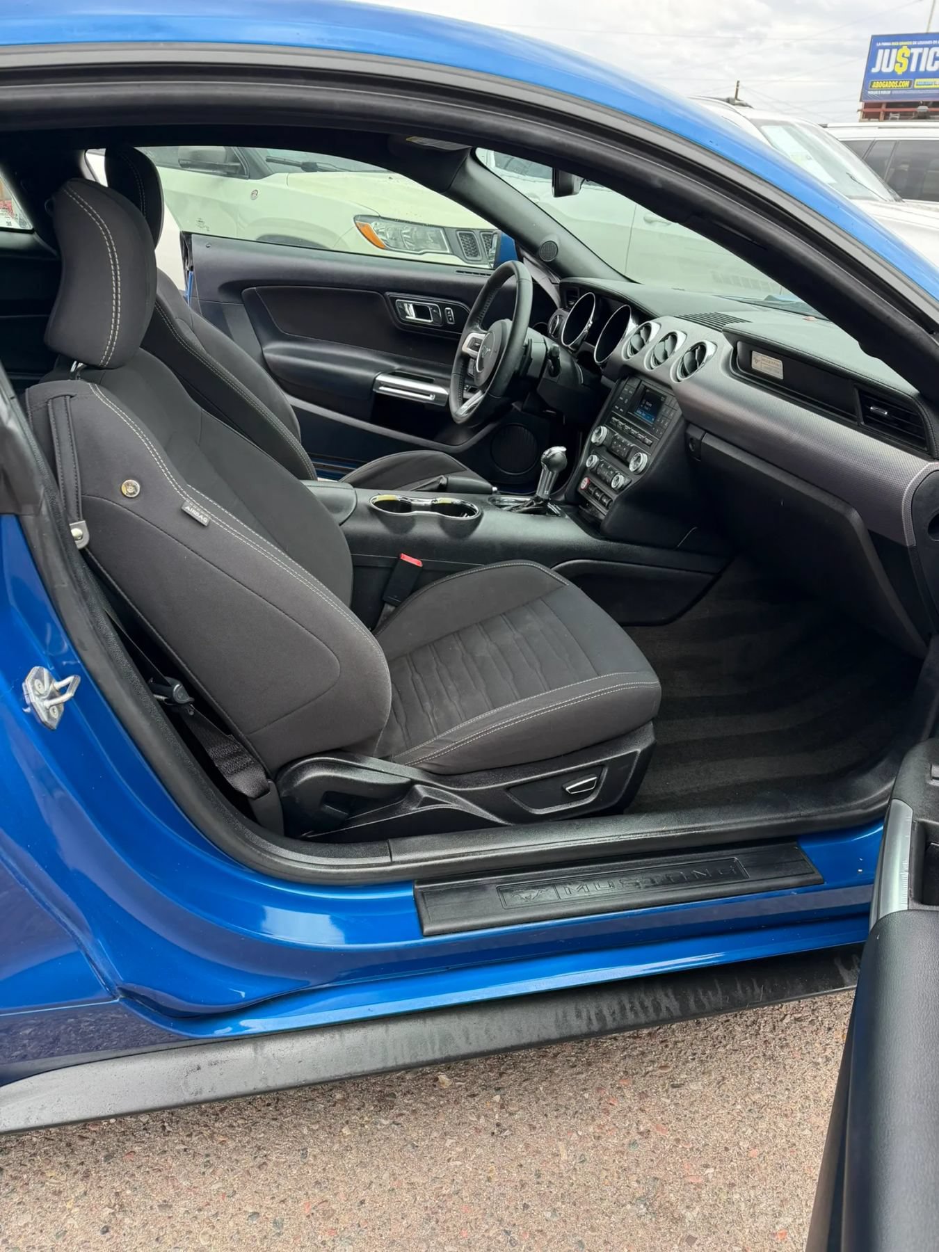 Used 2017 Ford Mustang Coupe RWD image 10