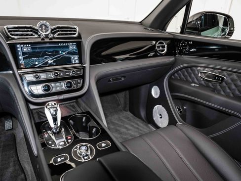 Certified 2024 Bentley Bentayga AWD/4WD image 26