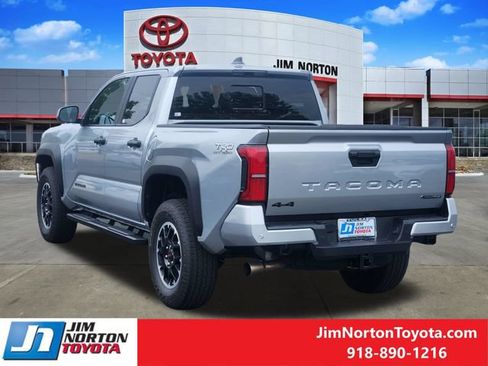 Used 2025 Toyota Tacoma TRD Off-Road w/ TRD Off Road Upgrade Package AWD/4WD image 8
