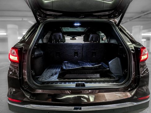 Used 2020 Chevrolet Equinox Premier FWD image 9