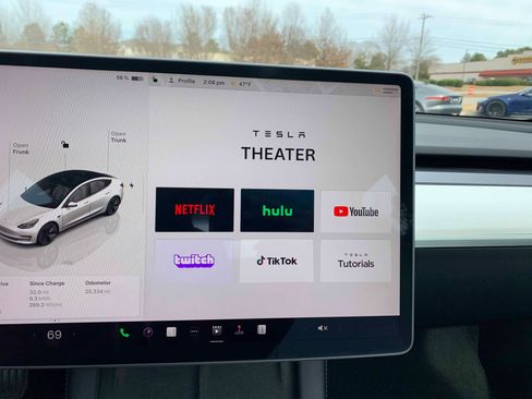 Used 2023 Tesla Model 3 Standard Range image 23