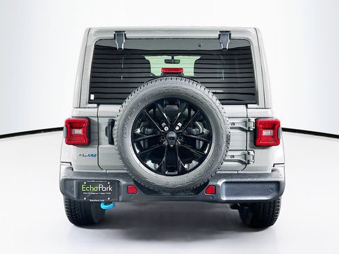 Used 2022 Jeep Wrangler Sahara w/ Safety Group image 7