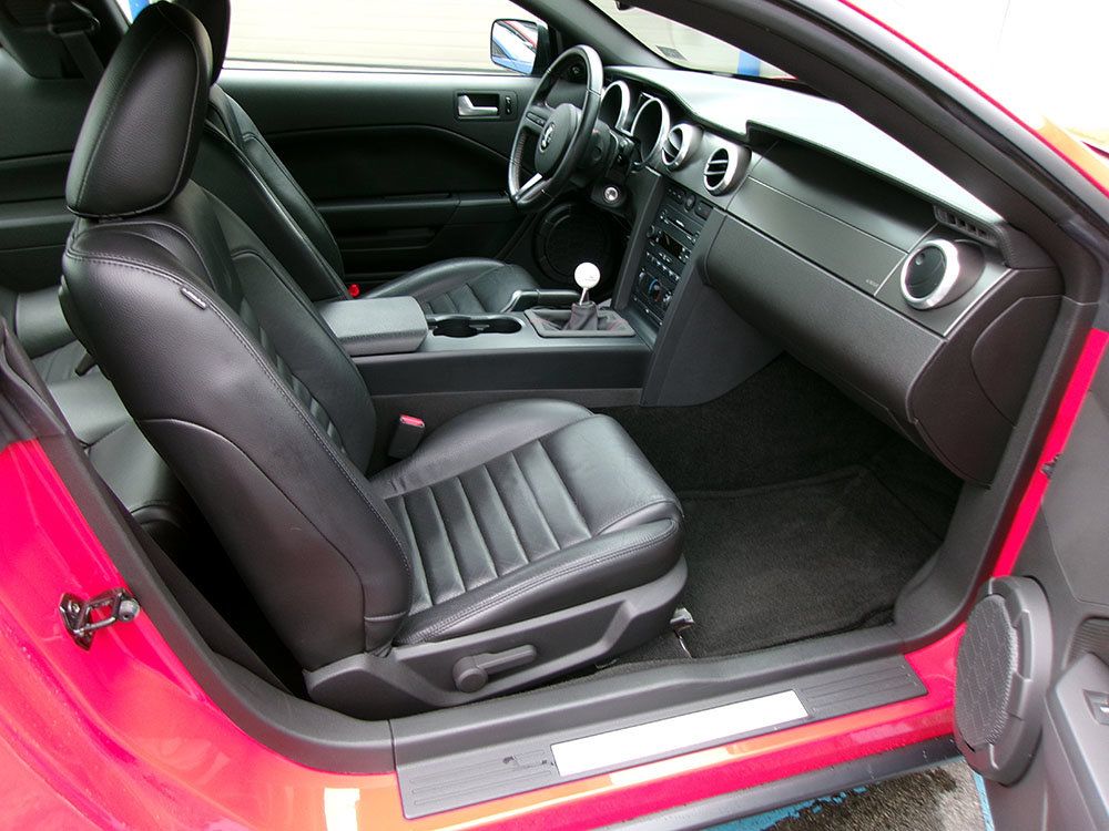 Used 2007 Ford Mustang Shelby GT500 RWD image 7