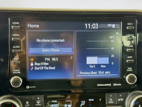 Used 2020 Toyota Highlander XLE AWD/4WD image 31