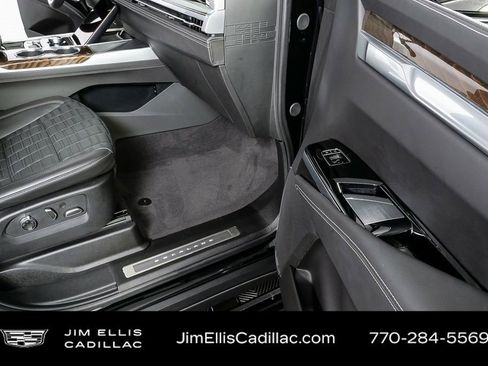 Certified 2025 Cadillac Escalade Sport Platinum image 25