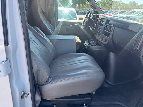 Used 2022 Chevrolet Express 2500 Extended w/ Enhanced Convenience Package RWD image 29